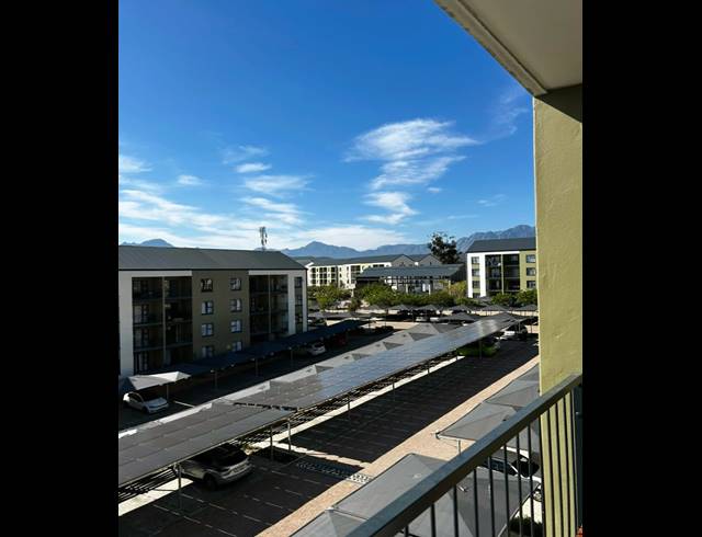 1 BEDROOM APARTMENT TO LET IN ADMIRALS PARK